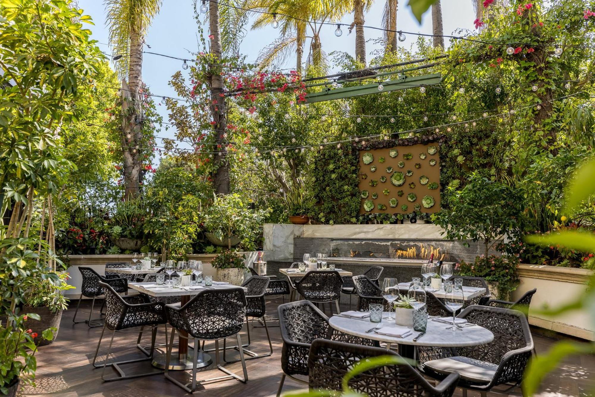 Four Seasons Angeles At Beverly Hills Hotel